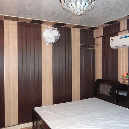 Nanda Hotel Hanumāngarh Buitenkant foto
