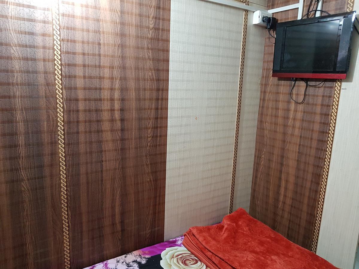 Nanda Hotel Hanumāngarh Buitenkant foto