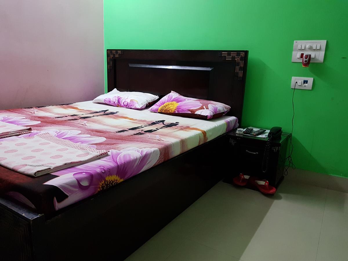 Nanda Hotel Hanumāngarh Buitenkant foto